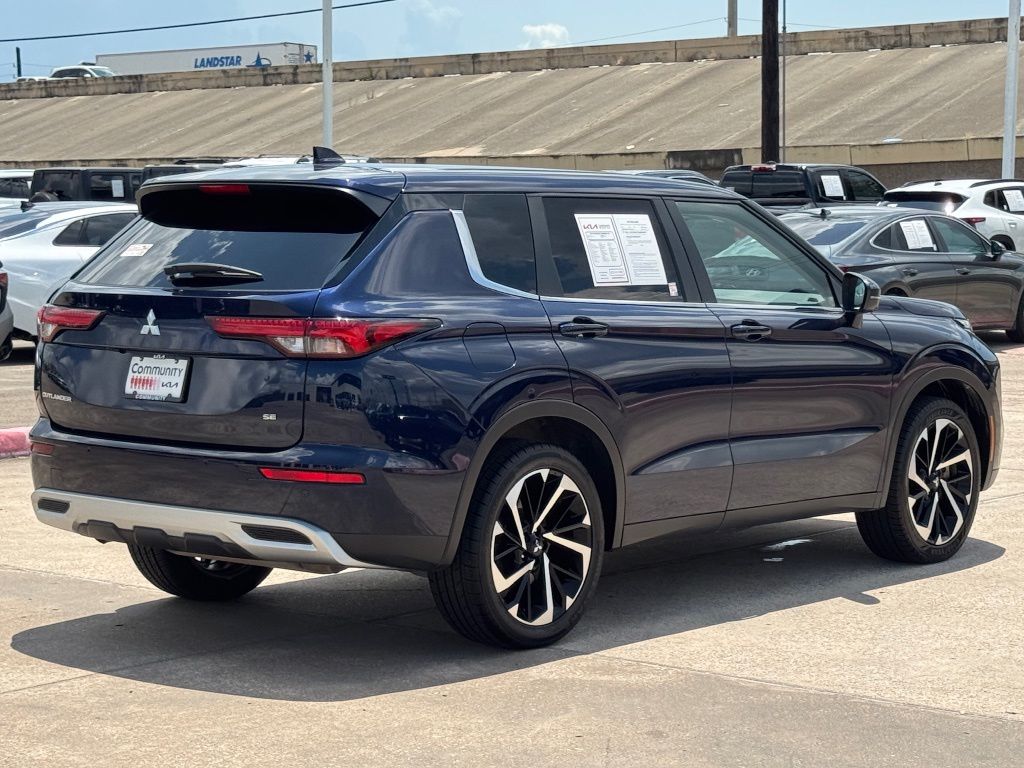 2024 Mitsubishi Outlander SE Silver at South Houston Nissan