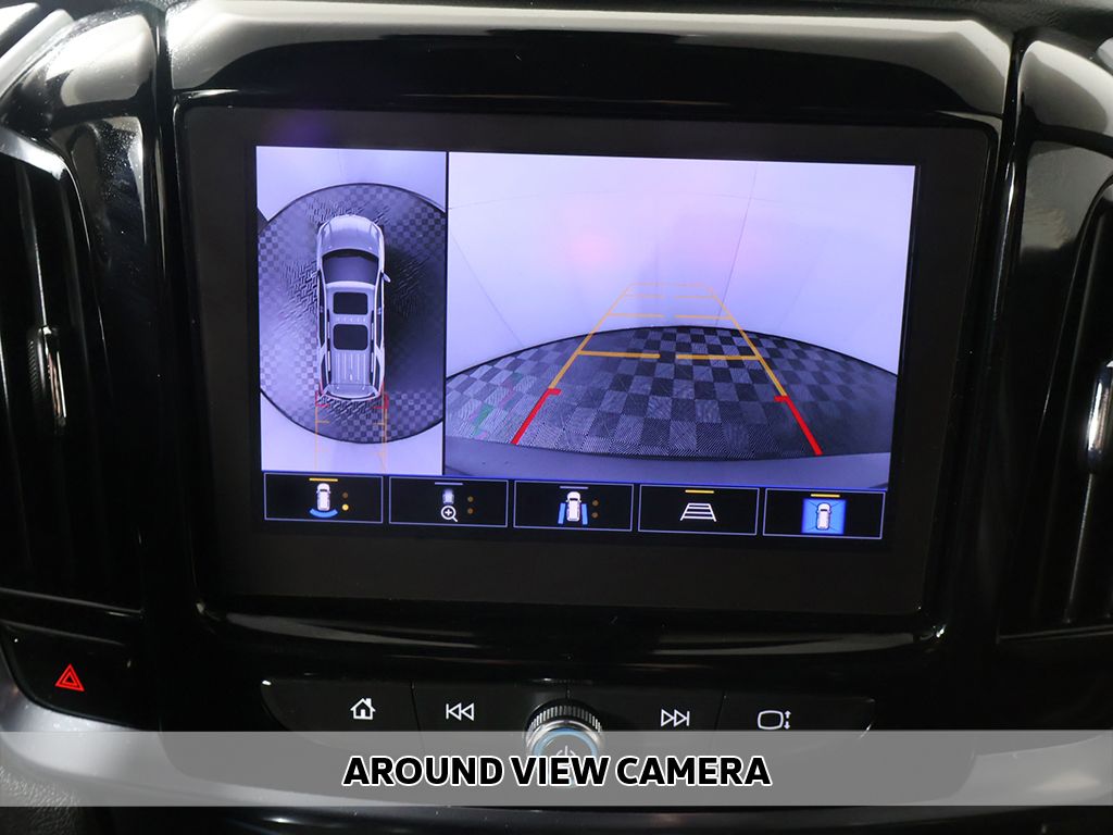 View vehicle photo 3