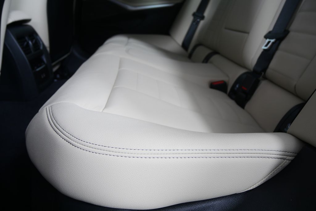 Thumbnail: 2026 BMW 3 Series - 16