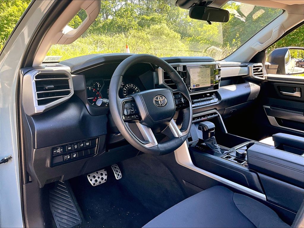 2023 Toyota Tundra — photo 8