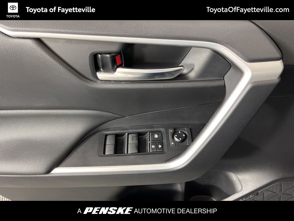2021 Toyota RAV4 XLE 25