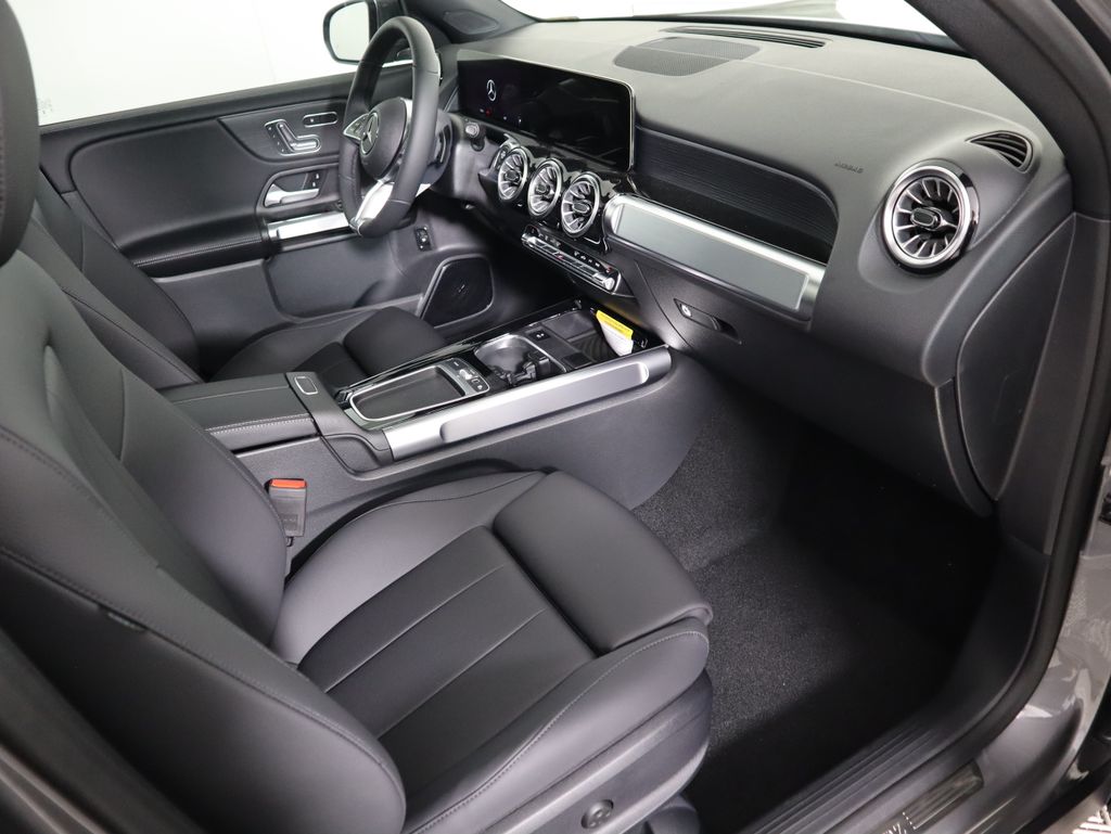 Thumbnail: 2026 Mercedes-Benz GLB - 18