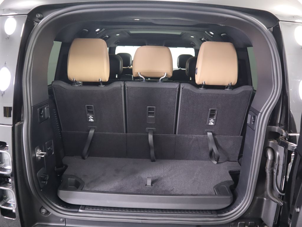 Thumbnail: 2025 Land Rover Defender - 29