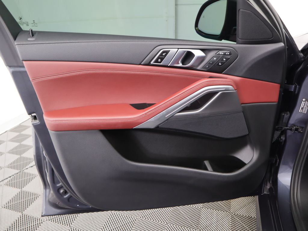 Thumbnail: 2022 BMW X6 - 25