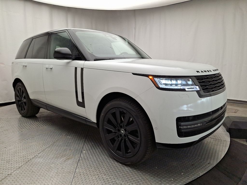 2025 Land Rover Range Rover SE 2