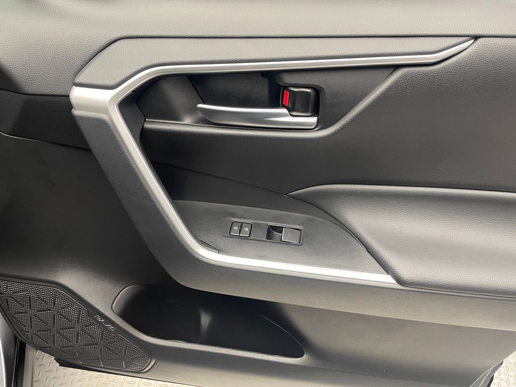 Thumbnail: 2025 Toyota RAV4 - 15