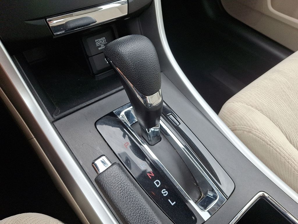 Thumbnail: 2015 Honda Accord - 16