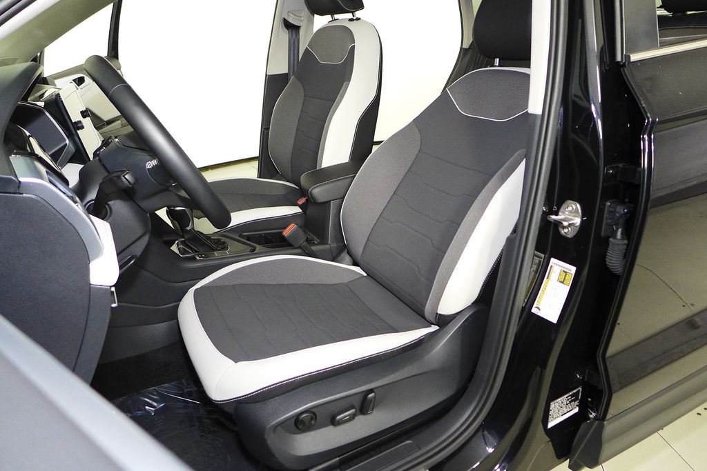 Thumbnail: 2025 Volkswagen Taos - 21