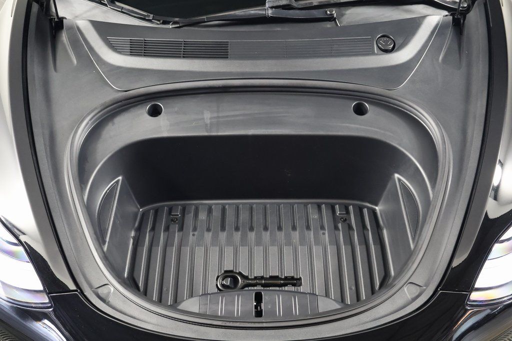 Thumbnail: 2021 Tesla Model 3 - 15
