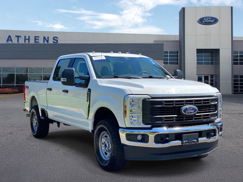 Oxford White 2024 Ford F-250 Super Duty XL Crew Cab 4WD Pickup Truck Four-Wheel Drive Automatic