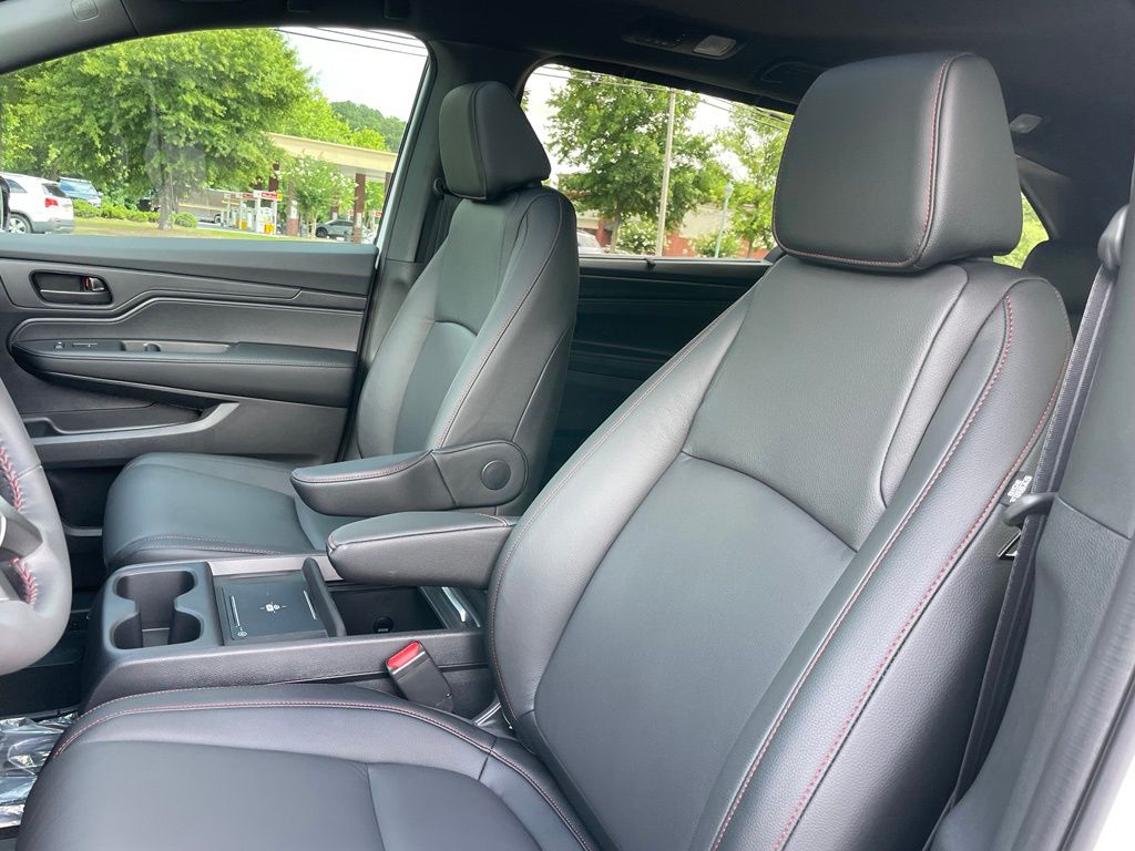 Thumbnail: 2026 Honda Odyssey - 25