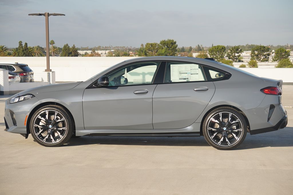 Thumbnail: 2026 BMW 2 Series - 4