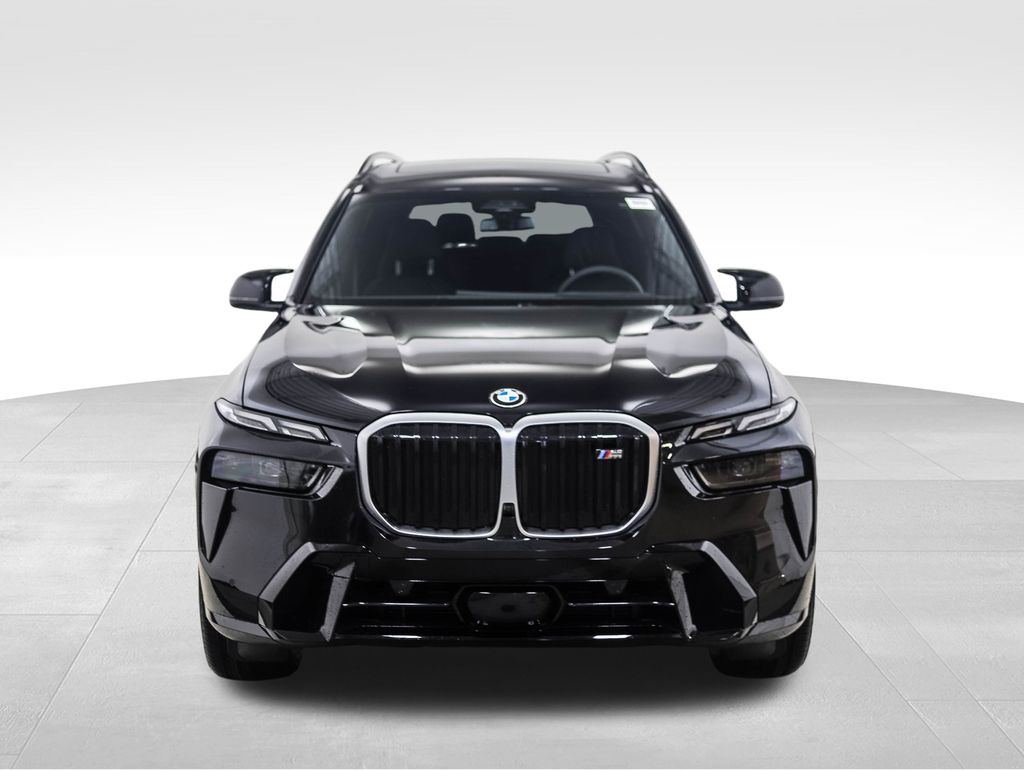 2025 BMW X7 M60i 8