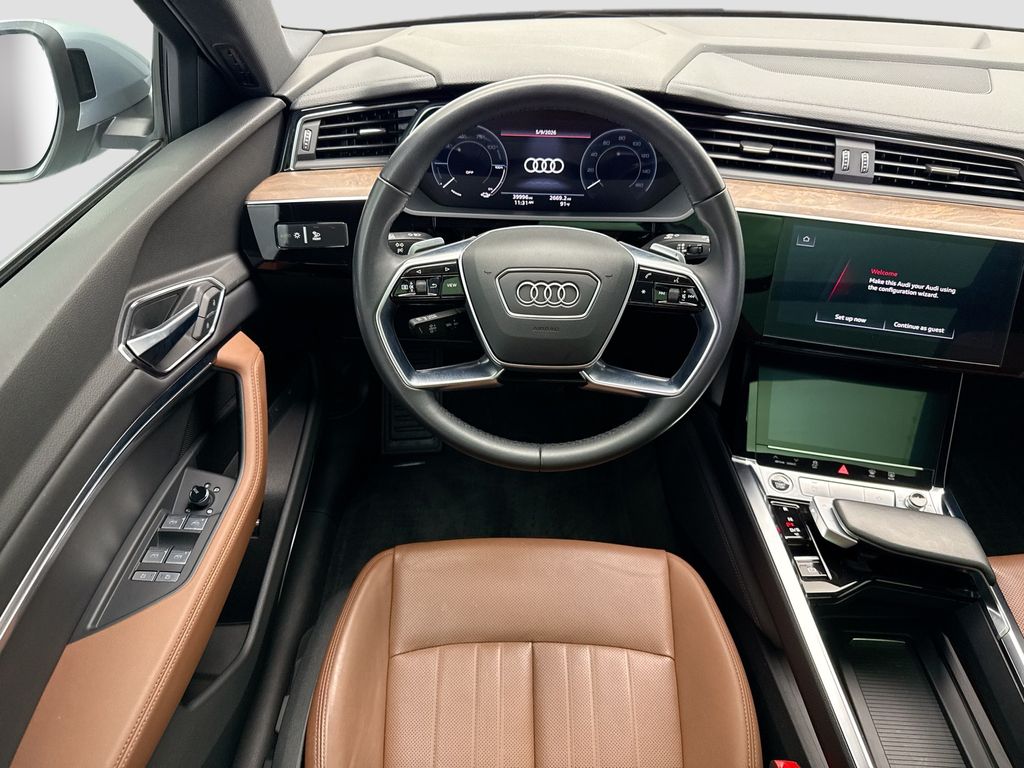 Thumbnail: 2023 Audi e-tron - 10