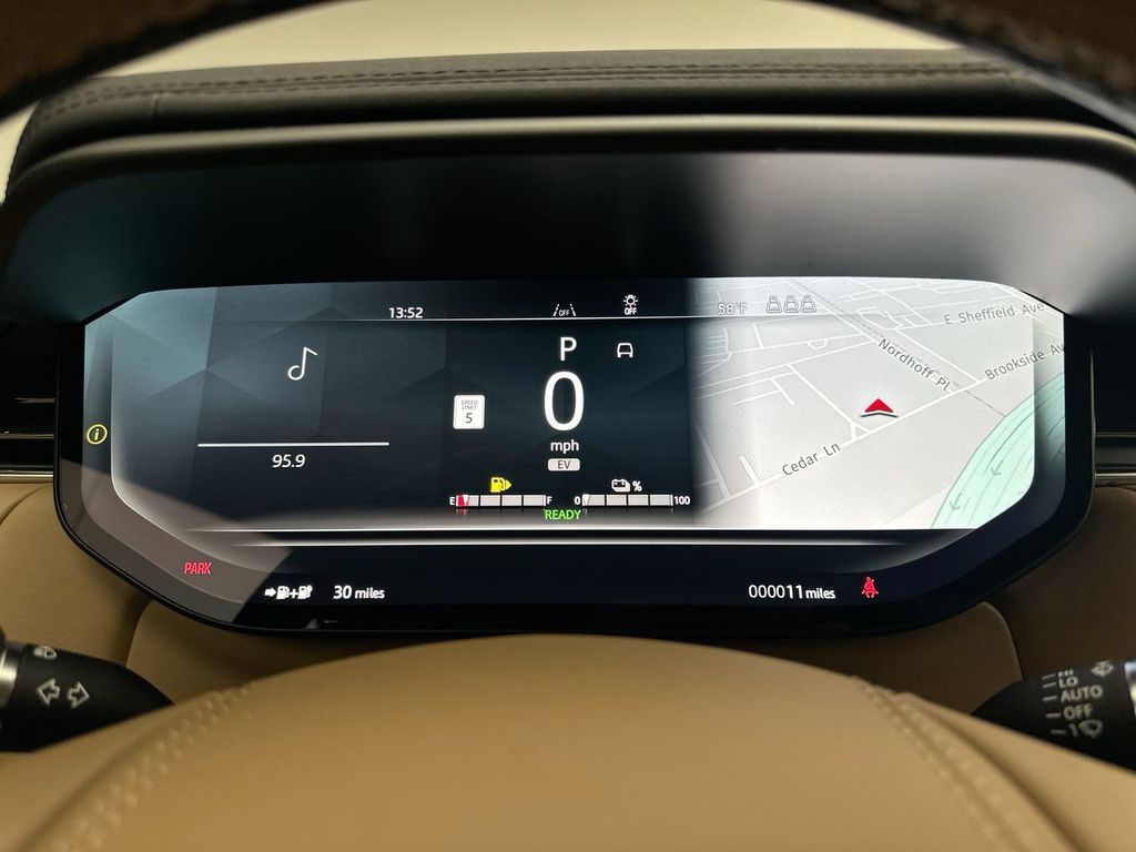 Thumbnail: 2026 Land Rover Range Rover Sport - 15