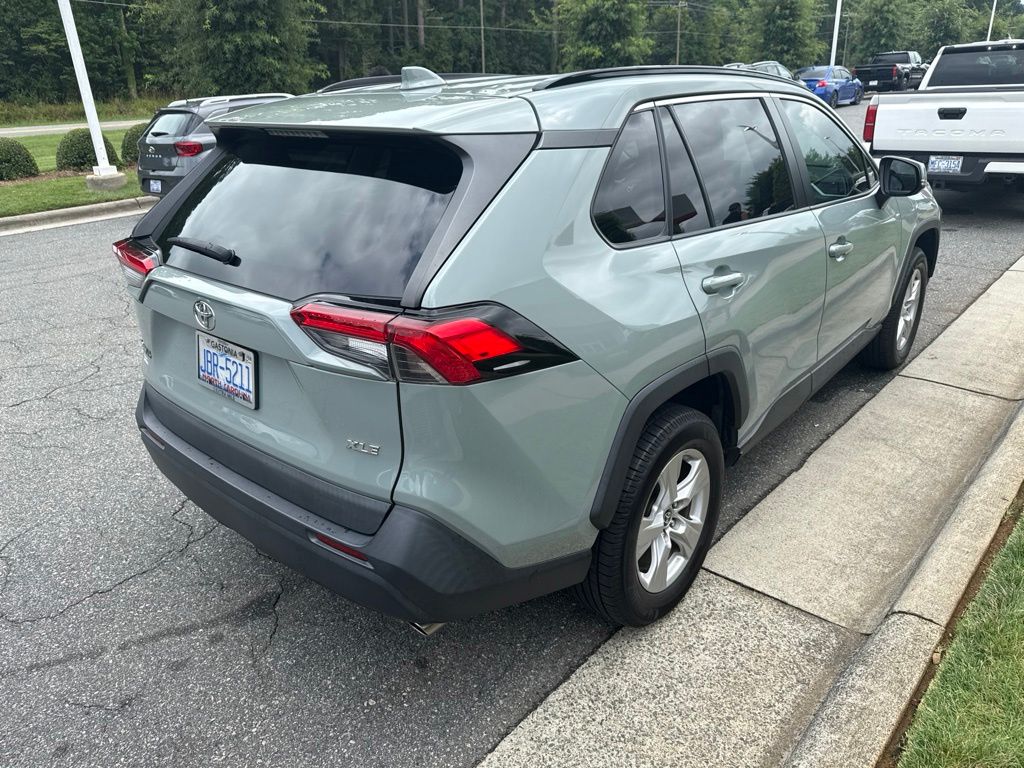 Used 2021  Toyota XLE image 4
