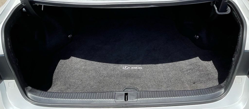 2018 Lexus ES 350 White at Emmons Autoplex