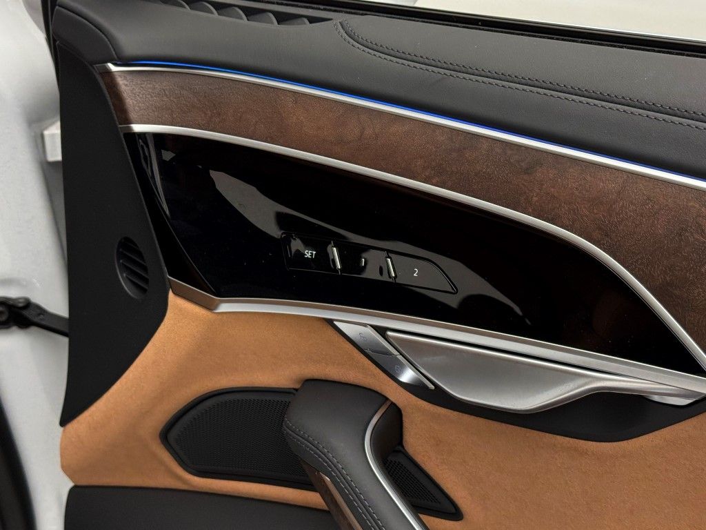 Thumbnail: 2025 Audi A8 - 22