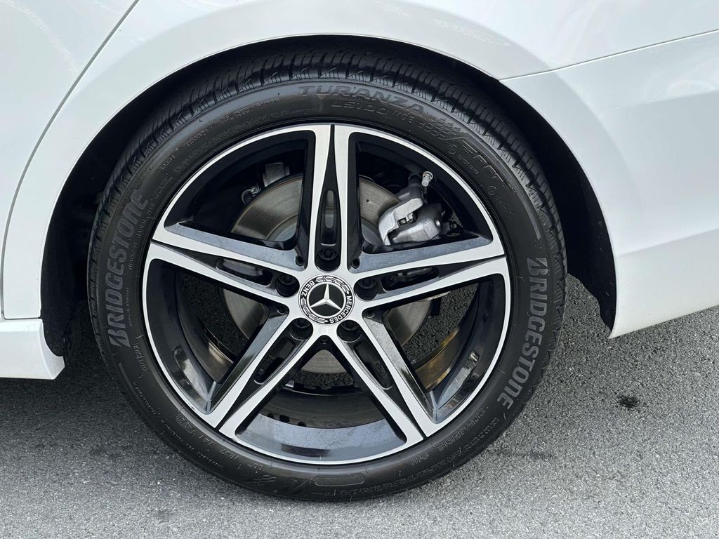 2022 Mercedes-Benz A-Class A 220 4MATIC 7