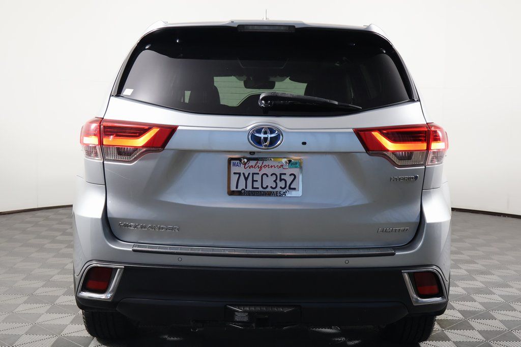 Thumbnail: 2017 Toyota Highlander - 5