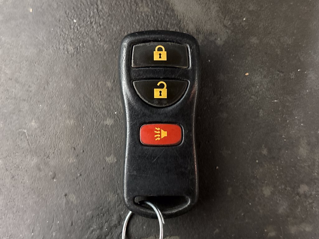 Used 2013 Blue Nissan SV image 32