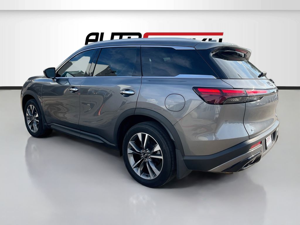 Used 2025 Gray INFINITI LUXE image 5