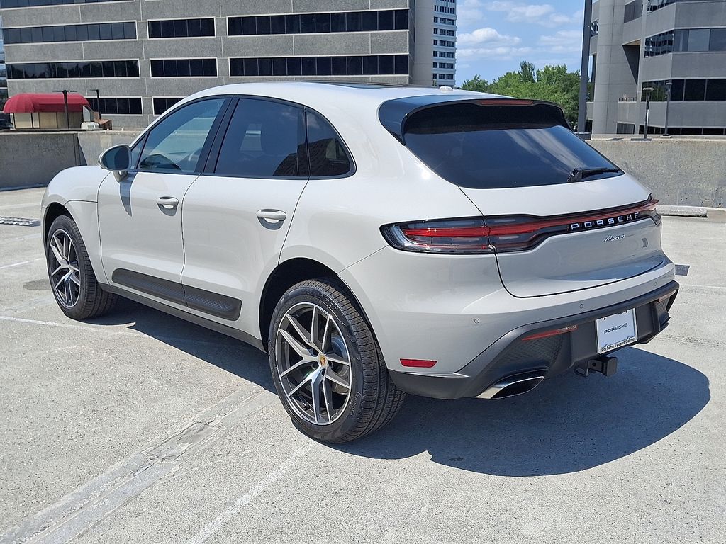 Thumbnail: 2026 Porsche Macan - 10