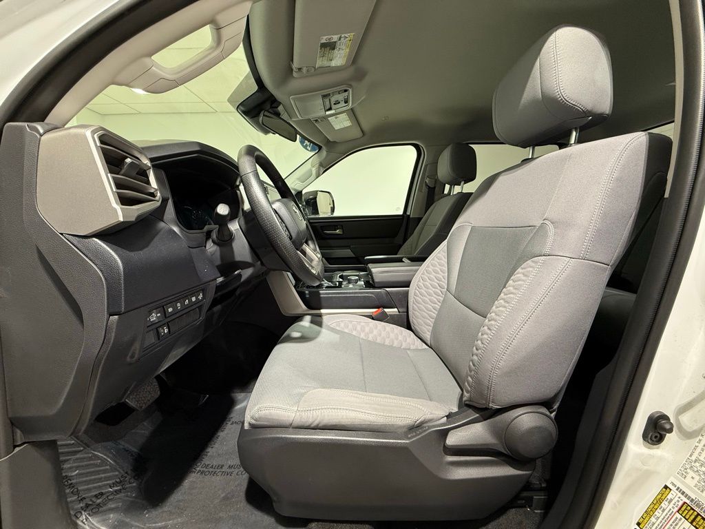 Thumbnail: 2024 Toyota Tundra - 11