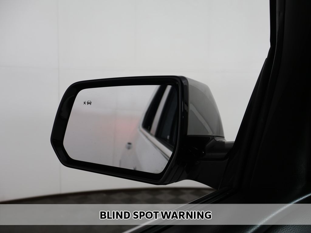 Used 2018 White Chevrolet 3LT image 5