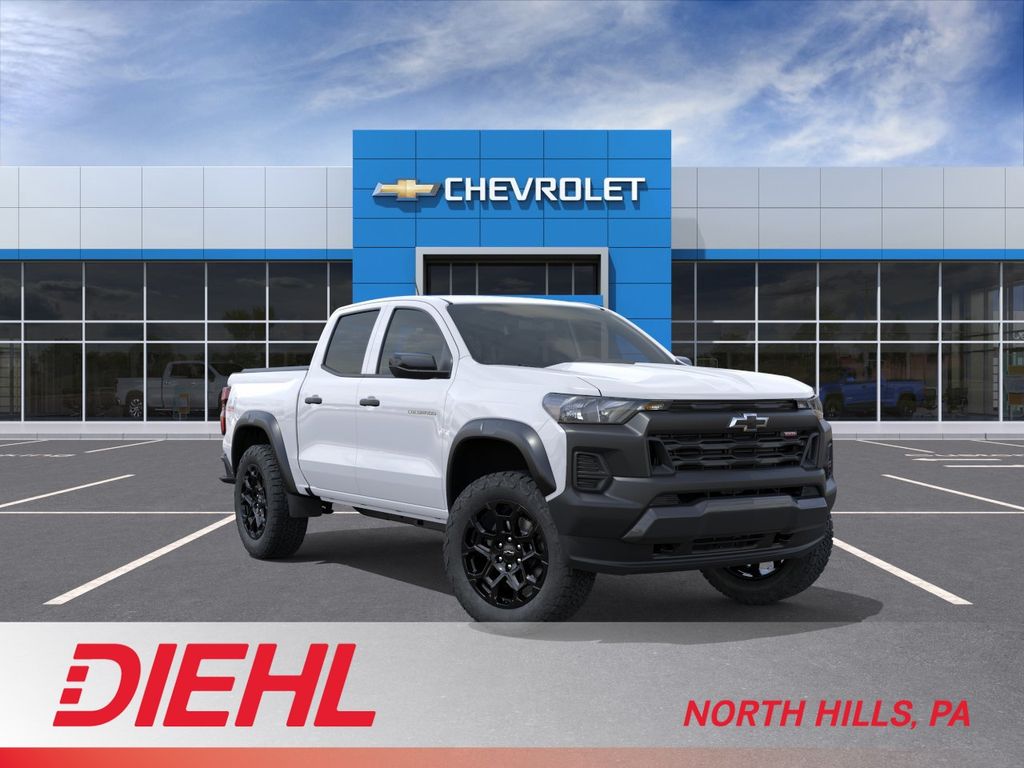 Summit White 2026 Chevrolet Colorado Pickup Truck Four-Wheel Drive 8-Speed Automatic