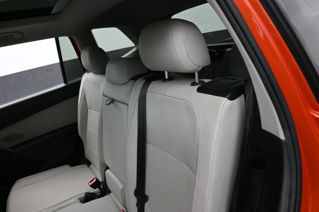Used 2019 Orange Metallic Volkswagen 2.0T SE image 30