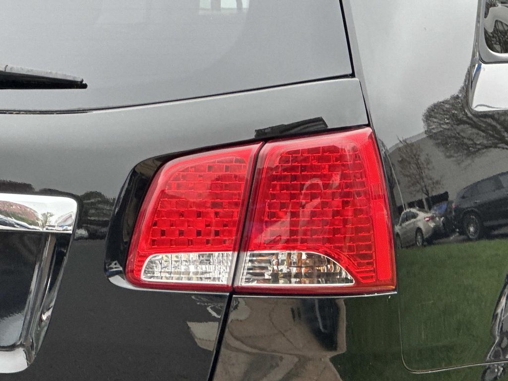 Thumbnail: 2011 Kia Sorento - 10
