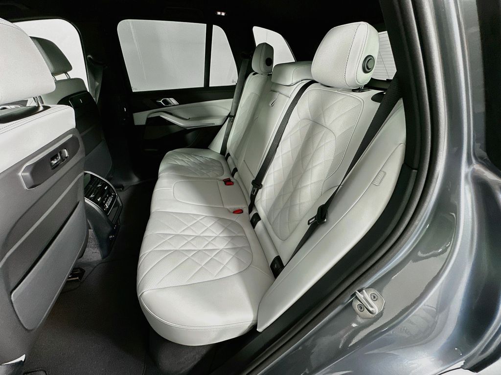 Thumbnail: 2026 BMW X5 - 17