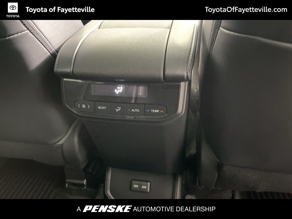 Thumbnail: 2023 Toyota Highlander - 10