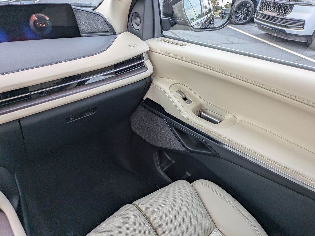 2027 Lincoln Navigator Reserve