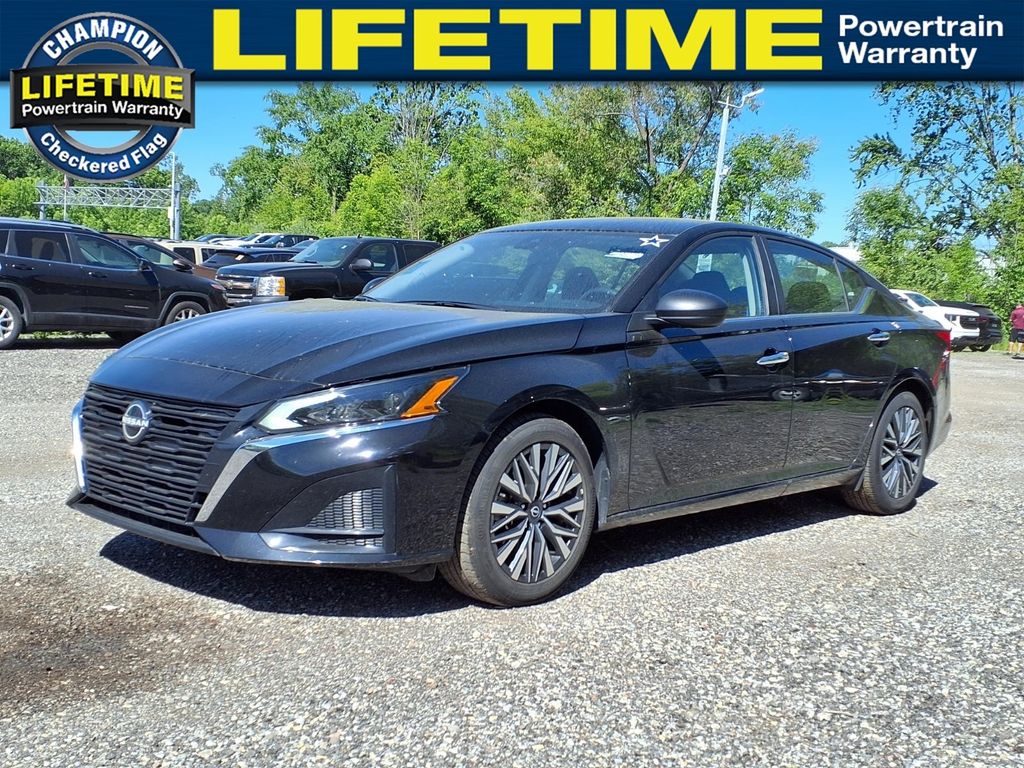 Super Black 2025 Nissan Altima Sedan Front-Wheel Drive Continuously Variable Transmission