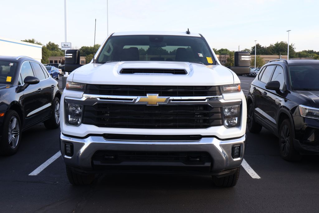 Thumbnail: 2025 Chevrolet Silverado 2500 - 2