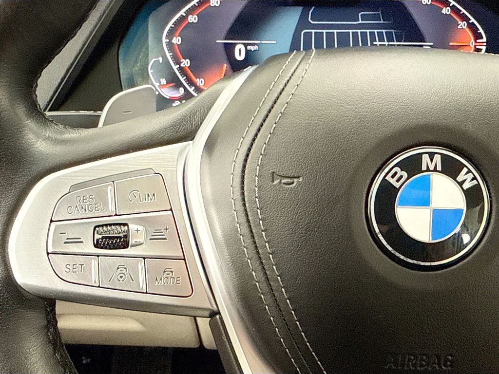 Thumbnail: 2021 BMW X7 - 11