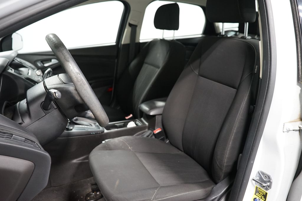 Thumbnail: 2016 Ford Focus - 6