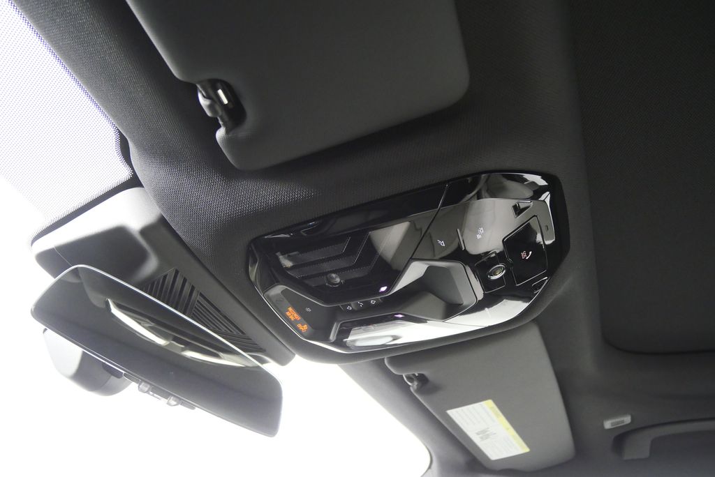 Thumbnail: 2026 BMW 5 Series - 21