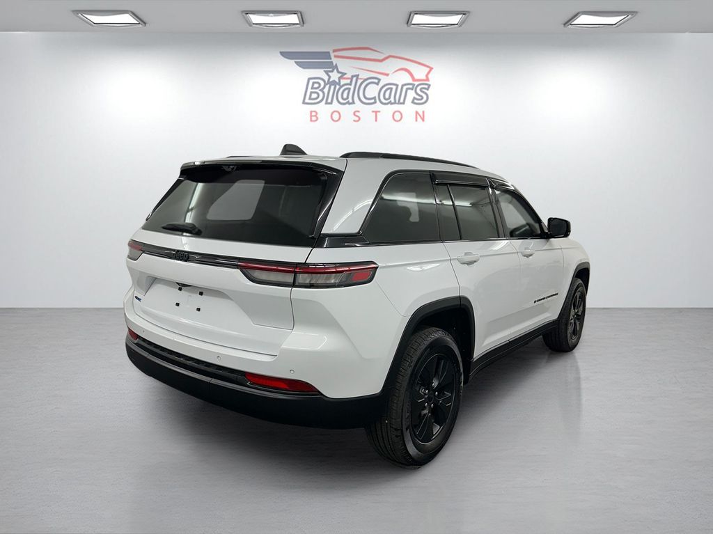 used 2022 Jeep Grand Cherokee car, priced at $25,985