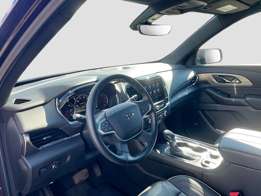 Used 2023 Red Chevrolet Premier image 9