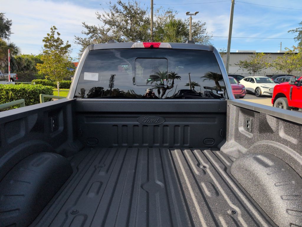 New 2026 Gray Ford Lariat image 27