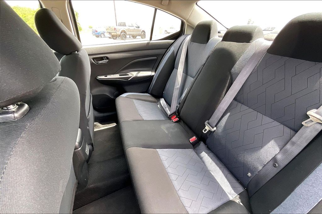 Used 2025 Nissan Versa 1.6 SV 4D Sedan