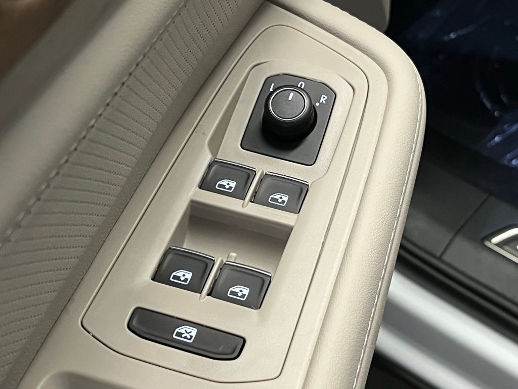 2026 Volkswagen Atlas SE w/Tech - Photo 17