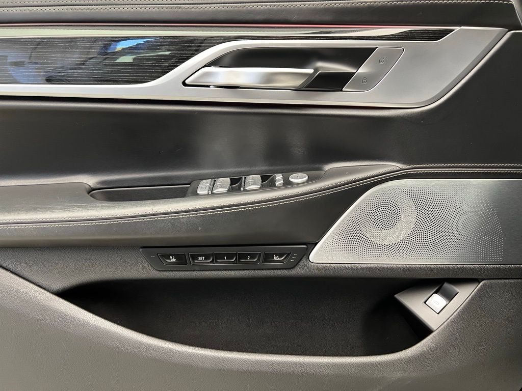 Thumbnail: 2019 BMW 7 Series - 25
