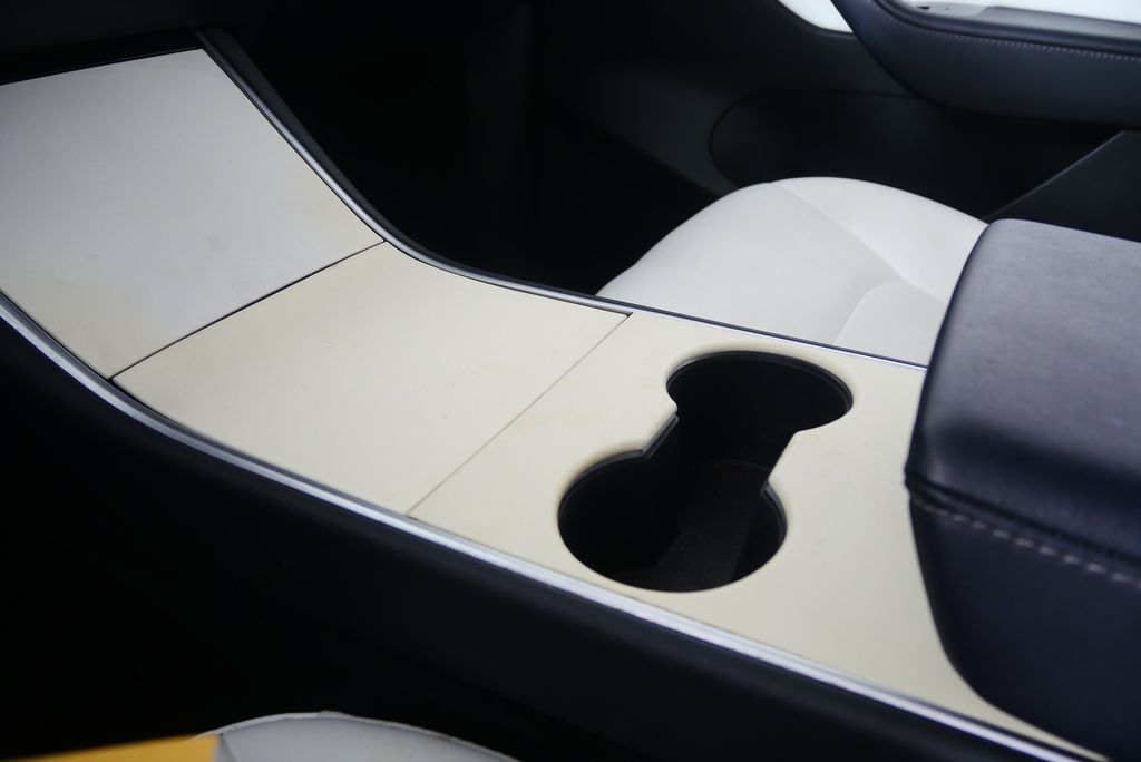 Thumbnail: 2021 Tesla Model Y - 22