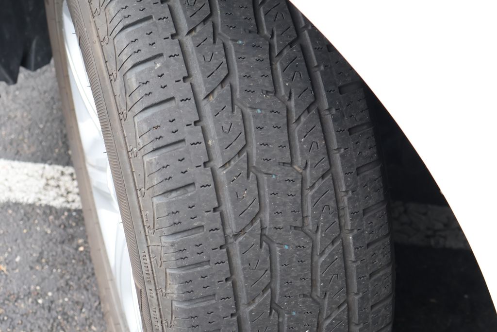2013 Chevrolet Traverse LS 12