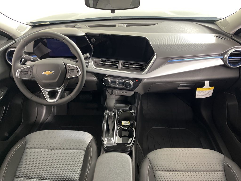 Thumbnail: 2025 Chevrolet Trax - 14