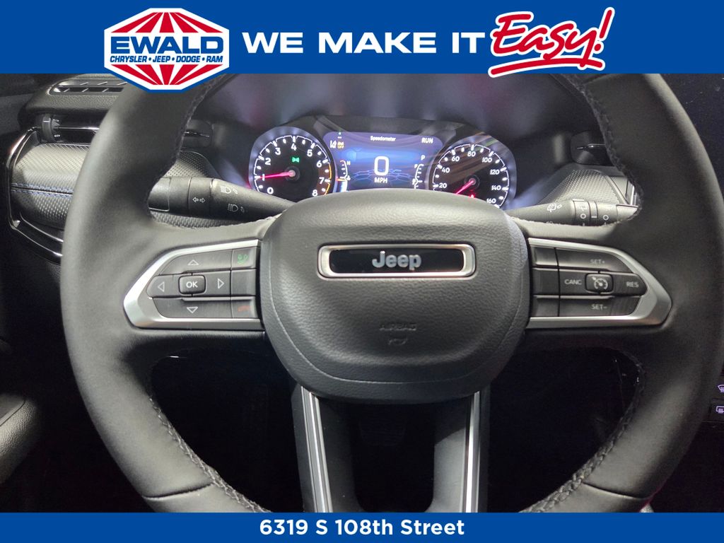 2025 Jeep Compass Latitude photo